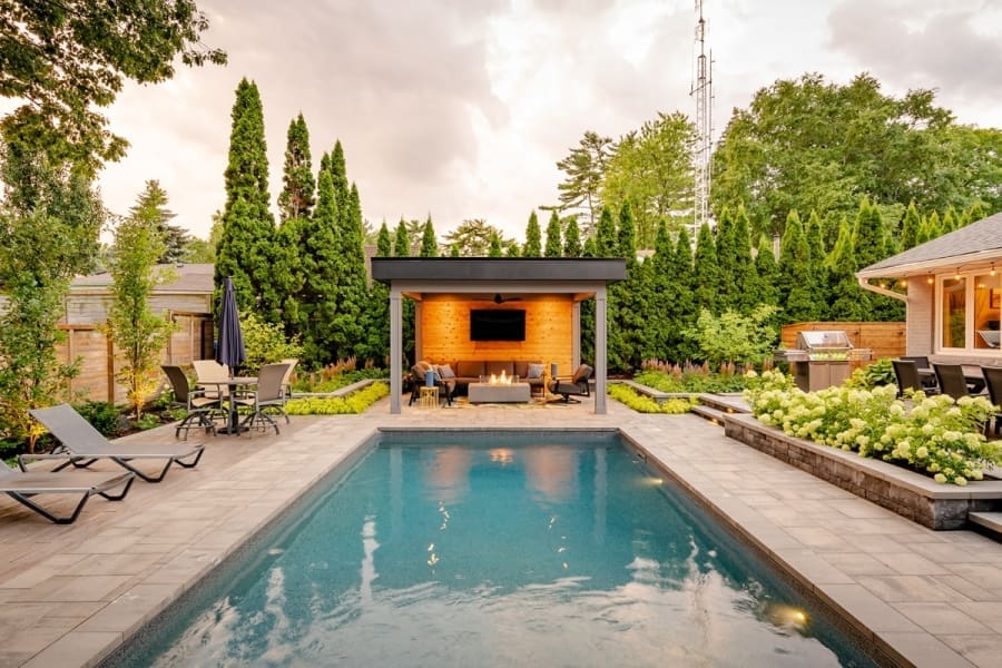 Distinctive - Sharalin