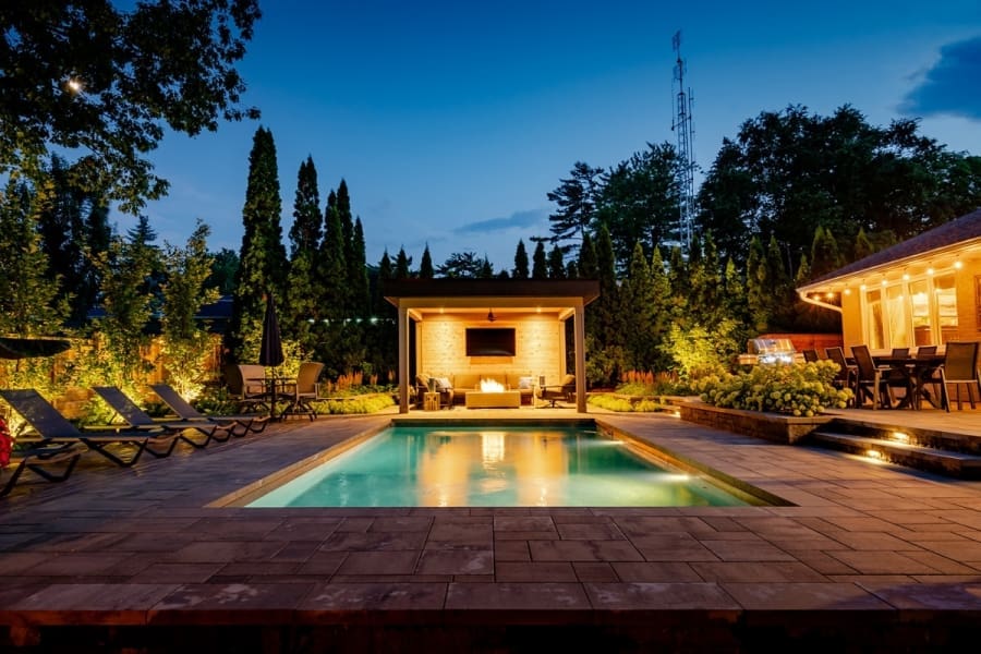 Distinctive - Sharalin